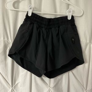 Lulu lemon track that short, size 4